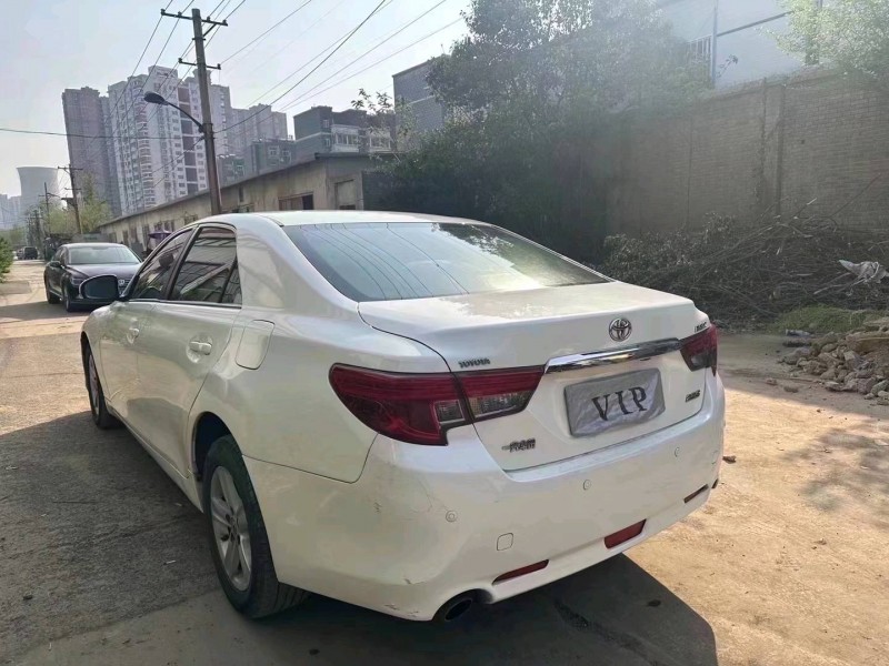 郑州14年丰田锐志8