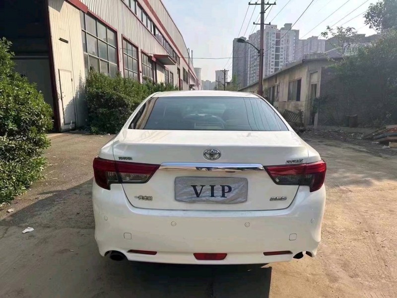 郑州14年丰田锐志9