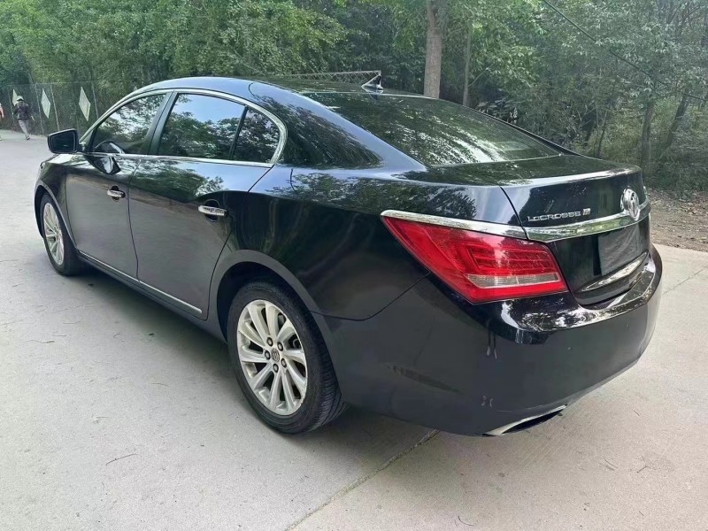 济宁15年别克君越4