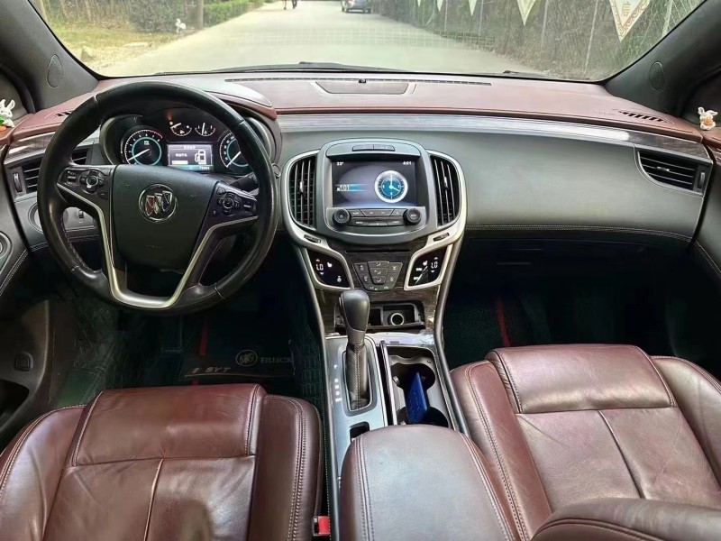 济宁15年别克君越8