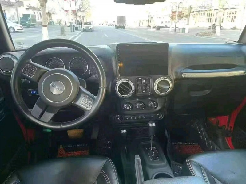 保定18年Jeep牧马人7