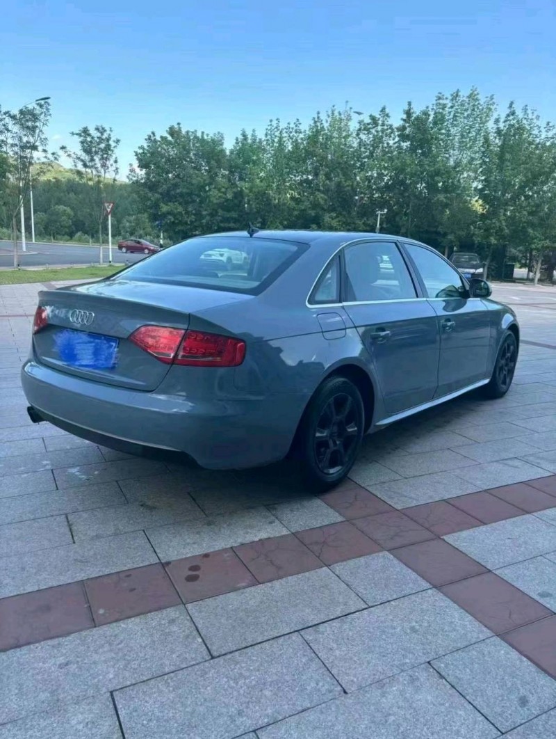 保定11年奥迪A4L7