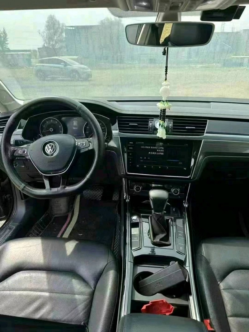 郑州22年大众辉昂8