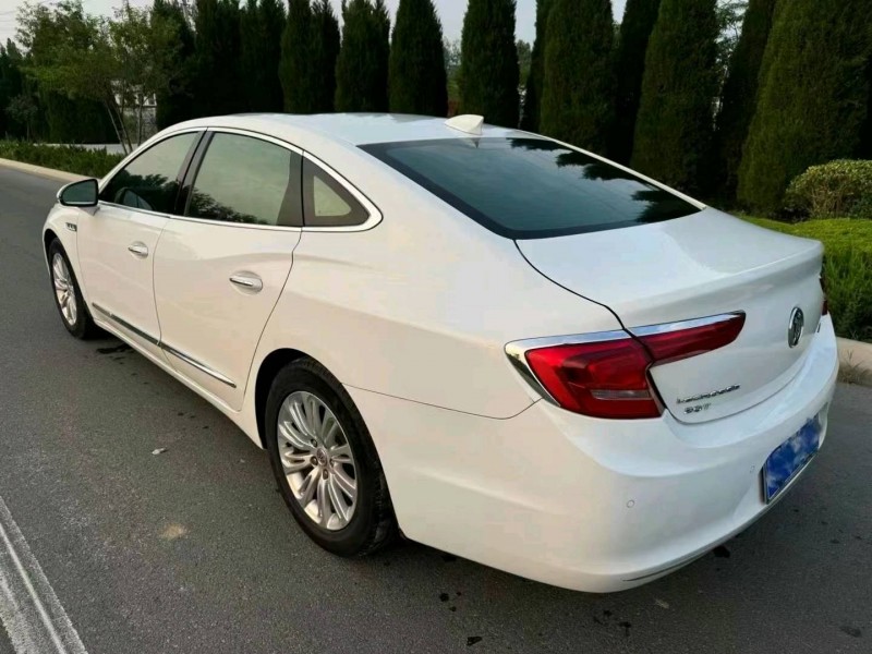 潍坊17年别克君越8