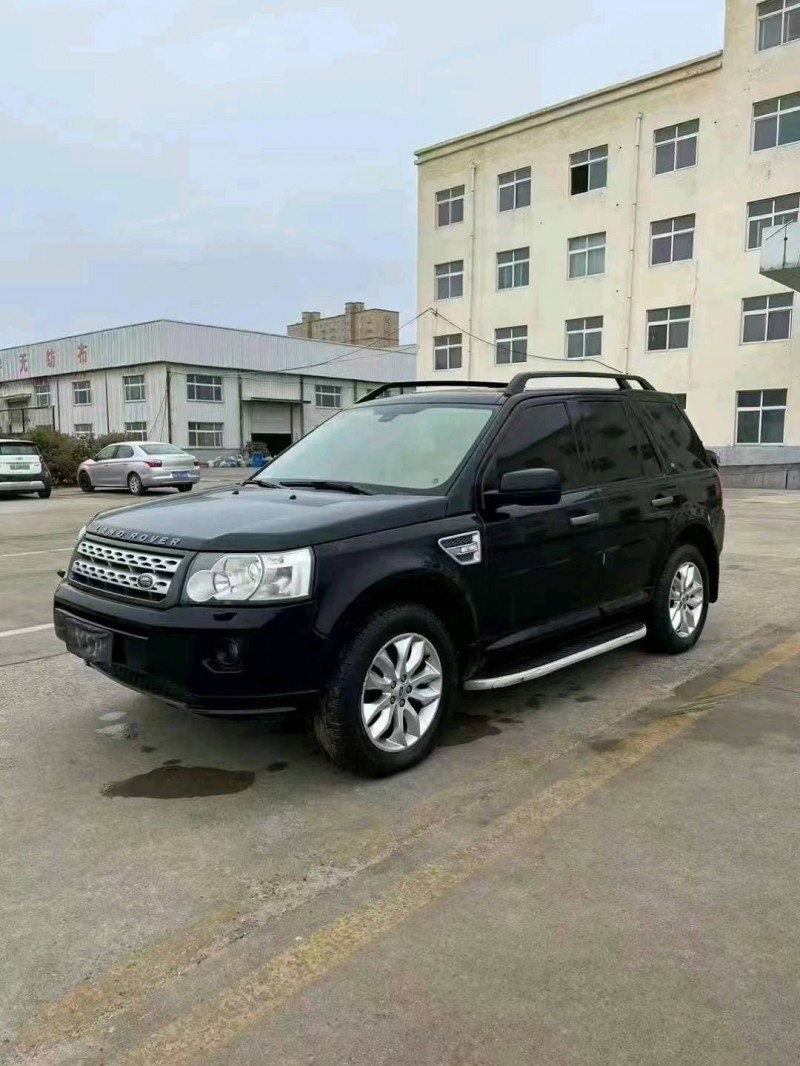 济宁12年路虎神行者3
