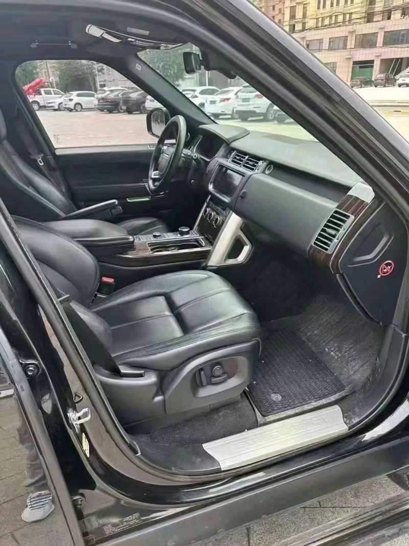 济宁17年路虎揽胜行政6