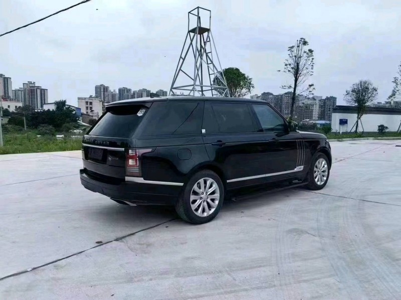 济宁17年路虎揽胜行政7