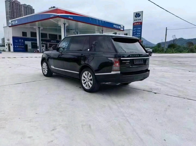 济宁17年路虎揽胜行政8