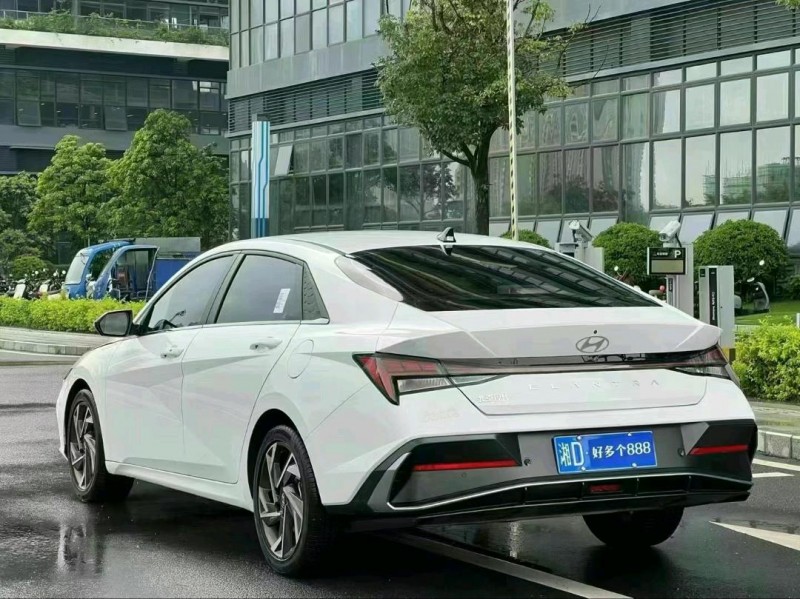 东莞23年现代伊兰特8