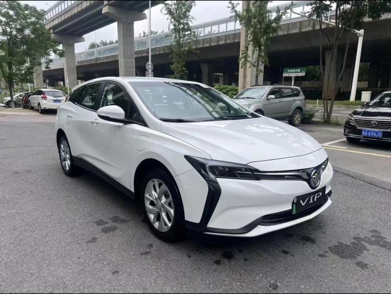 济宁24年别克微蓝3