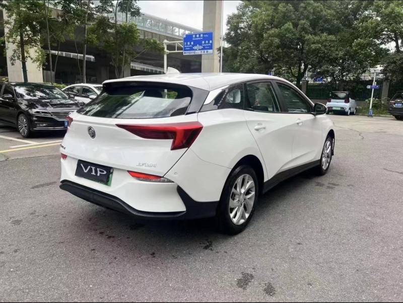 济宁24年别克微蓝4