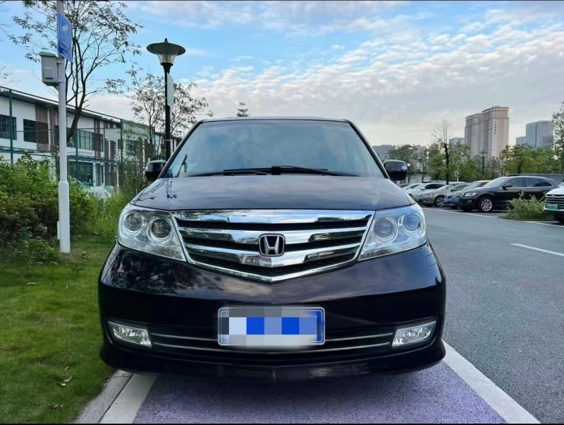 济宁14年本田艾力绅1