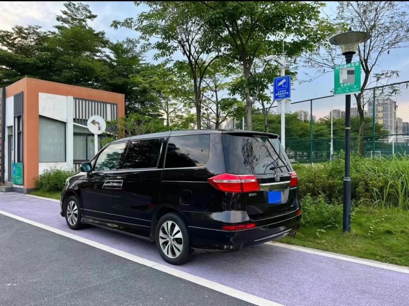 济宁14年本田艾力绅3