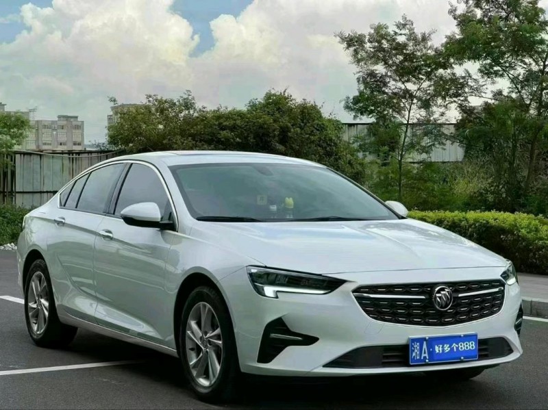 东莞22年别克君威2