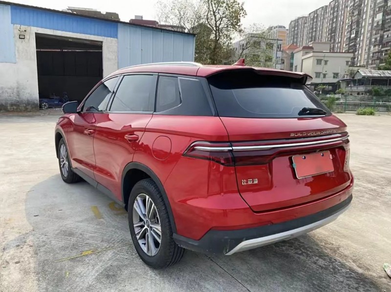 济宁20年比亚迪宋4