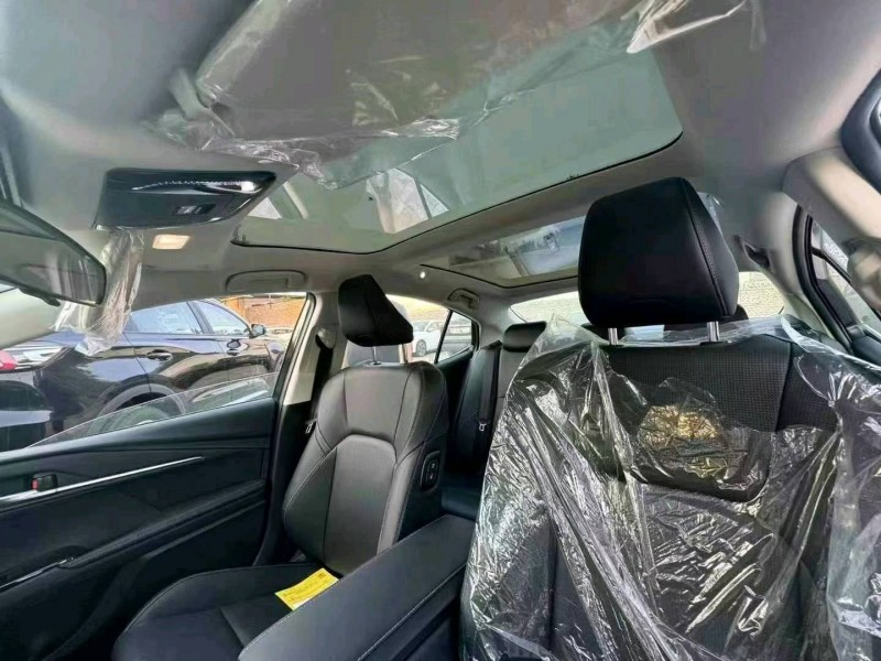 郑州24年丰田凯美瑞3