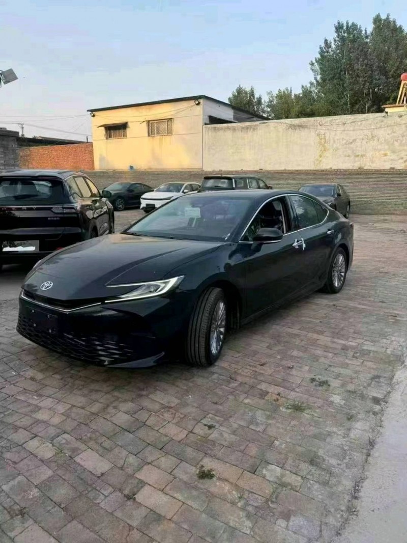 郑州24年丰田凯美瑞4