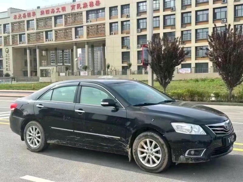 济南15年丰田凯美瑞2