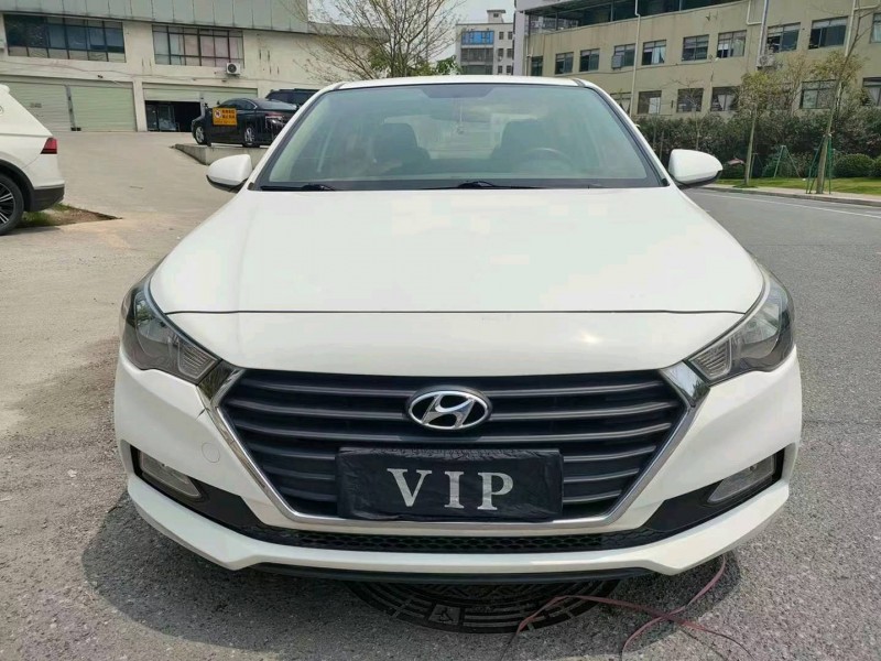 广州18年现代悦纳1