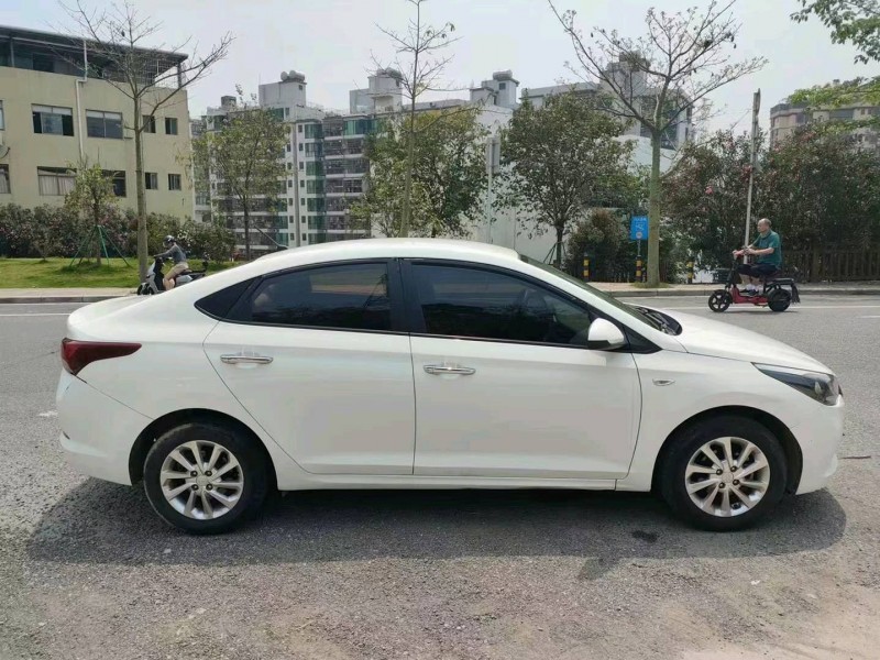 广州18年现代悦纳4