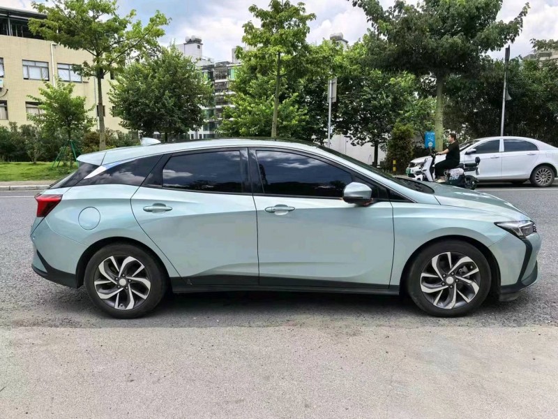 广州22年别克微蓝3