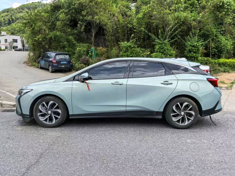 广州22年别克微蓝6