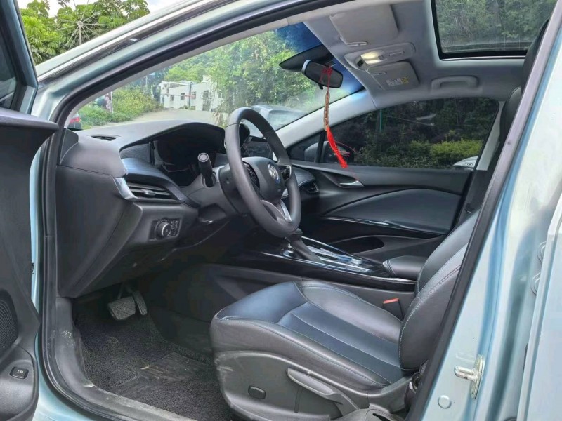 广州22年别克微蓝7