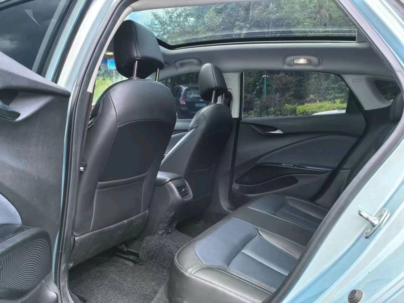 广州22年别克微蓝8