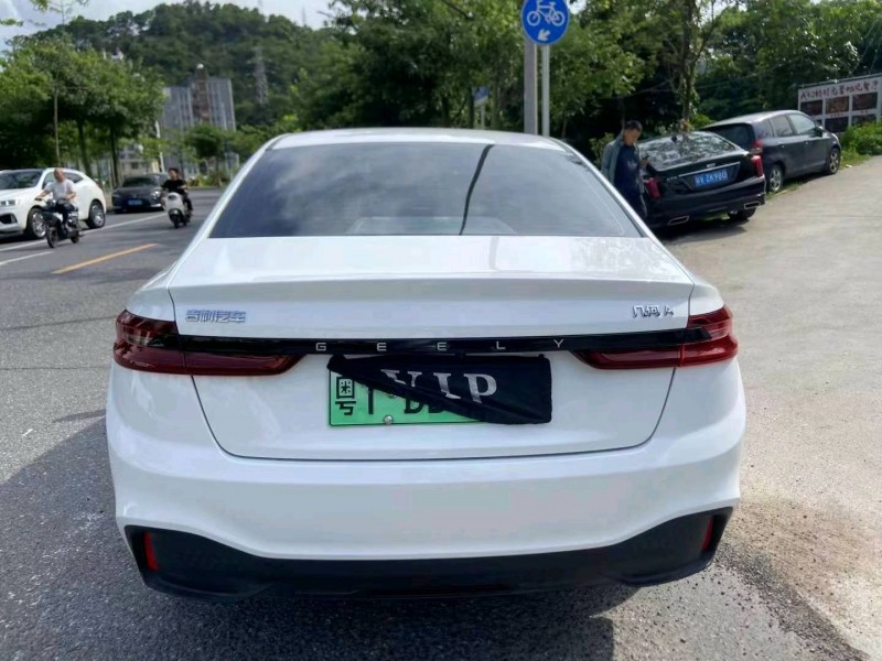 广州24年吉利几何4
