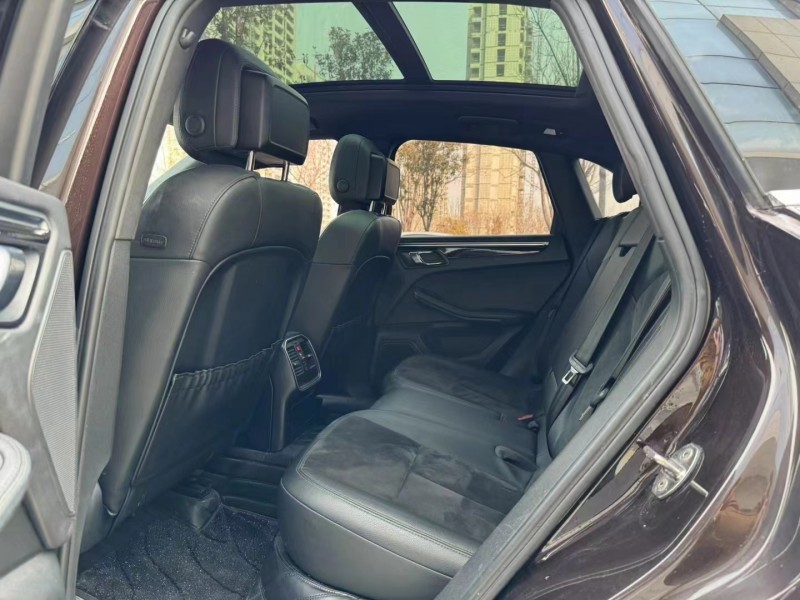 济宁16年保时捷Macan6