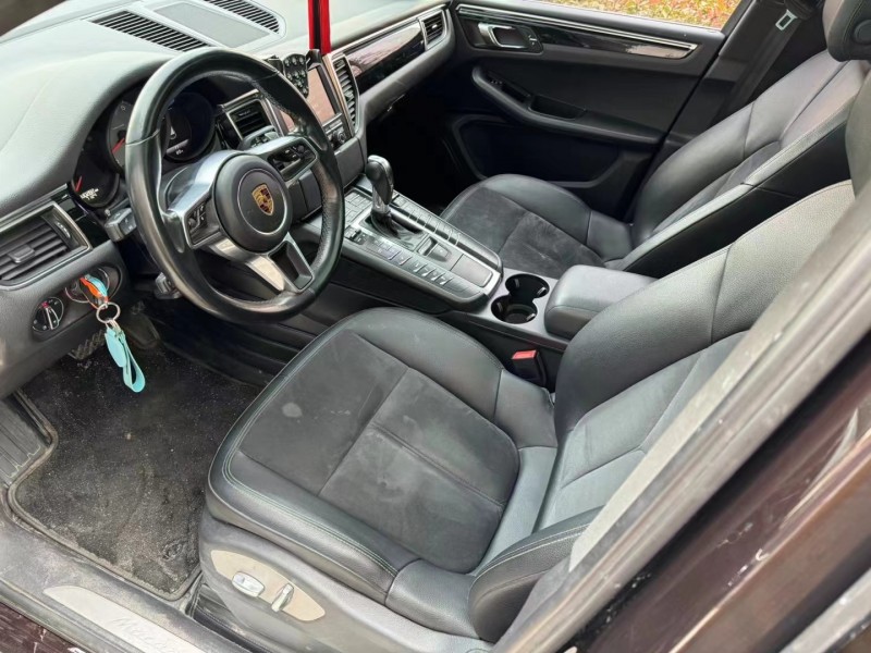 济宁16年保时捷Macan7