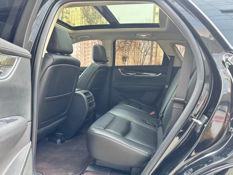 济宁19年凯迪拉克XT56