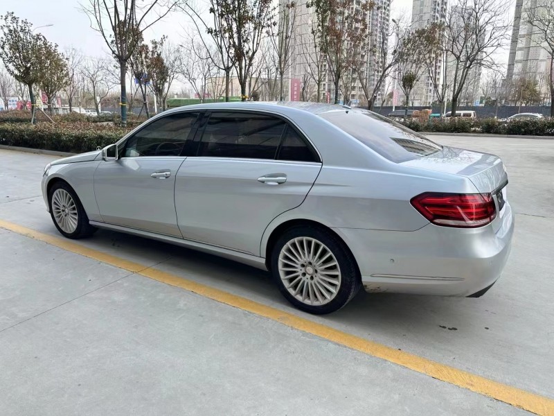 济宁16年奔驰E8
