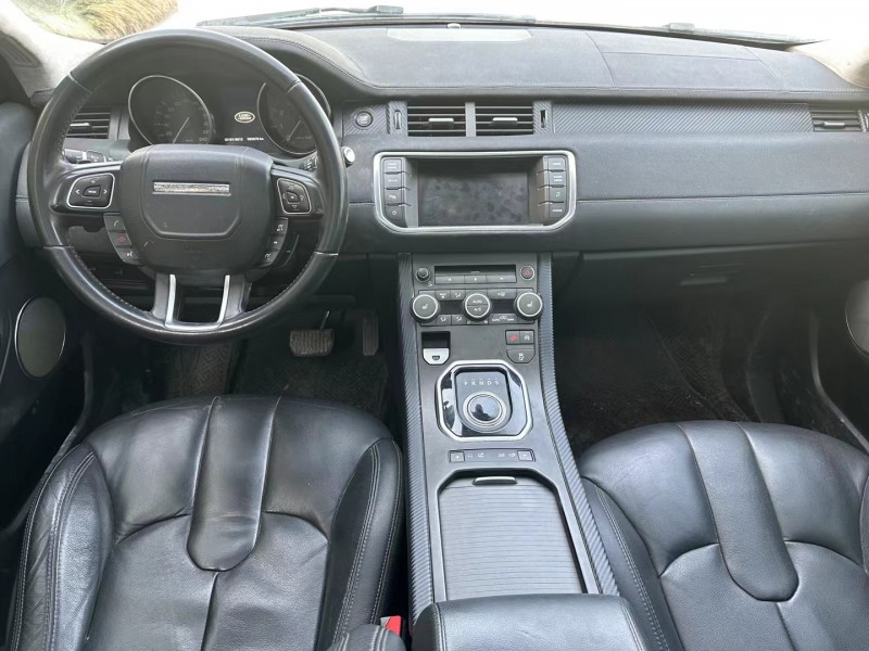 济宁16年路虎极光8