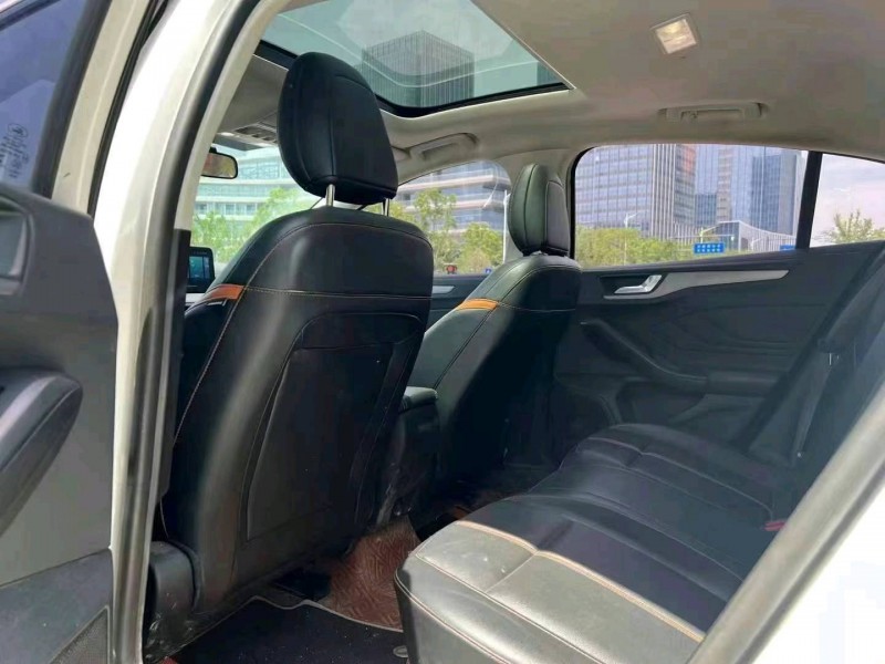 苏州22年福特福克斯5