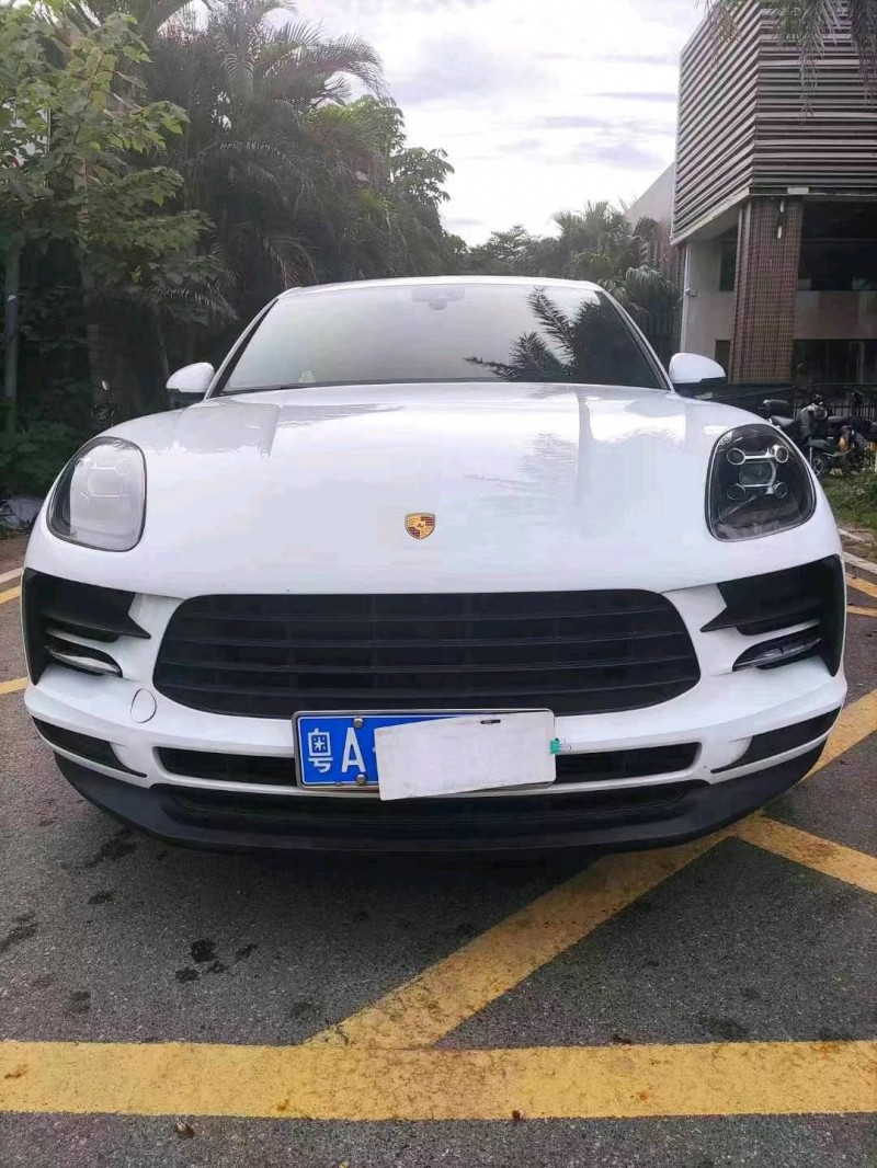 佛山19年保时捷Macan1