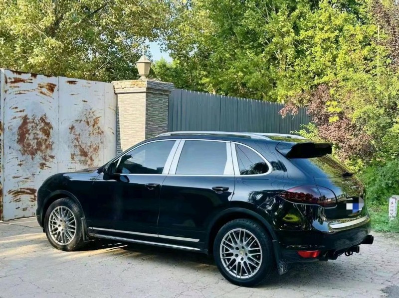 潍坊17年保时捷卡宴5