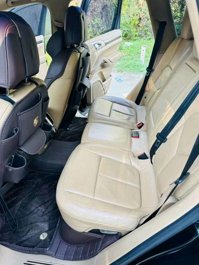 潍坊17年保时捷卡宴7