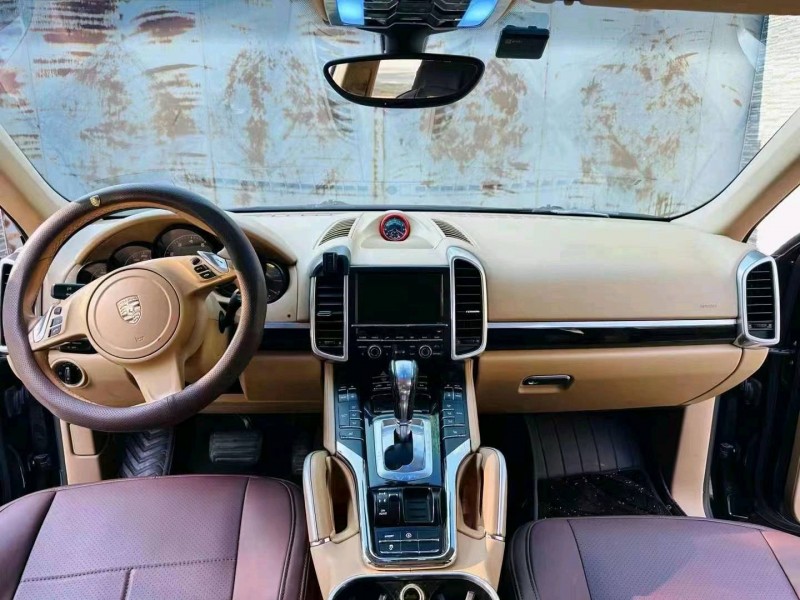 潍坊17年保时捷卡宴9