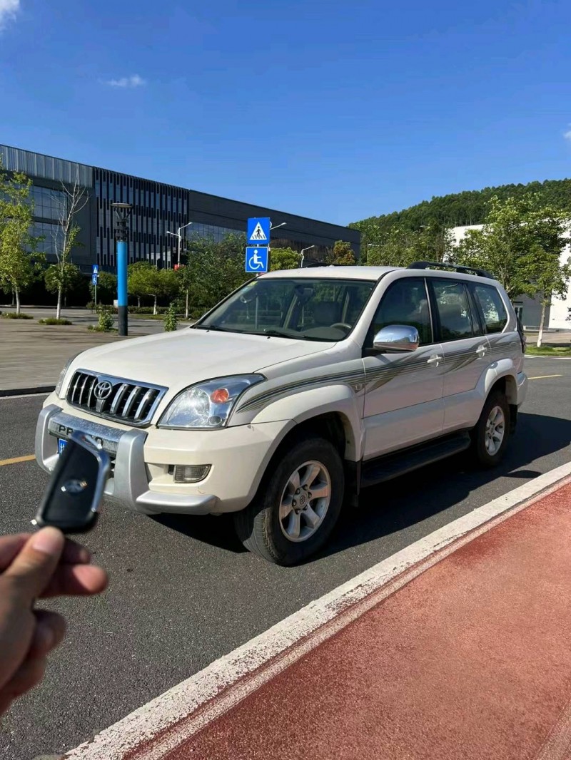 賀州05年豐田普拉多7