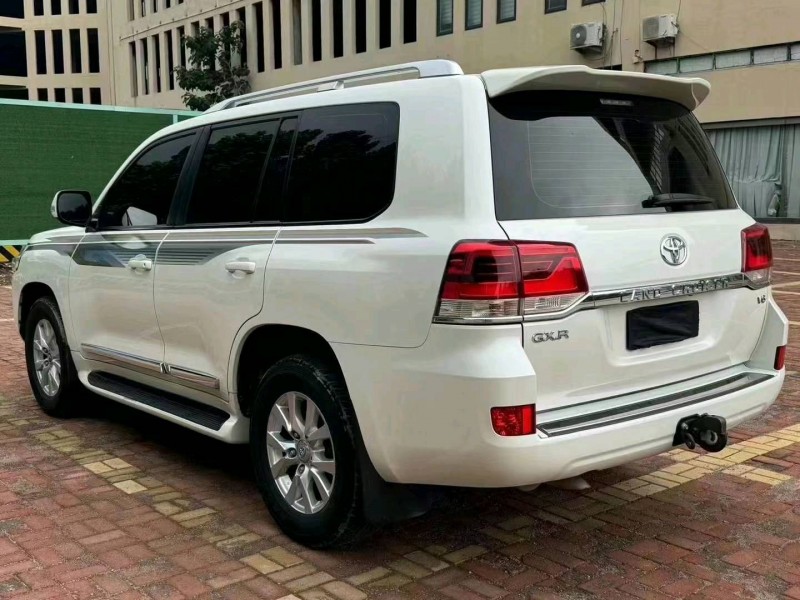 潍坊17年丰田兰德酷路泽4