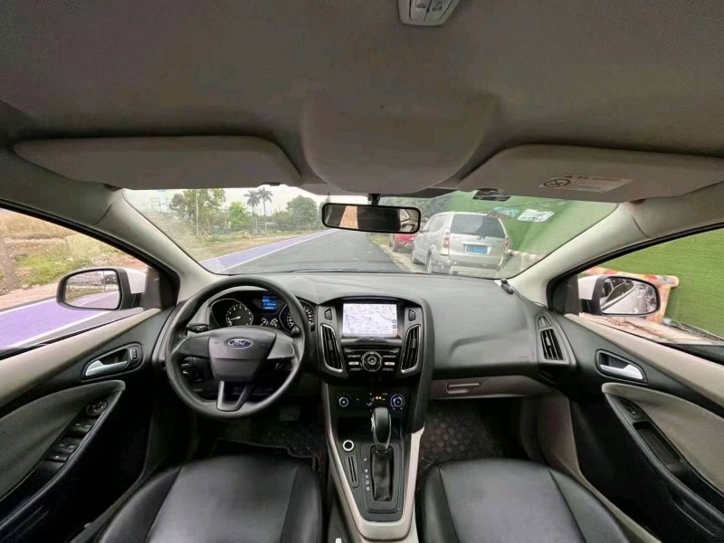 汕头16年福特福克斯5