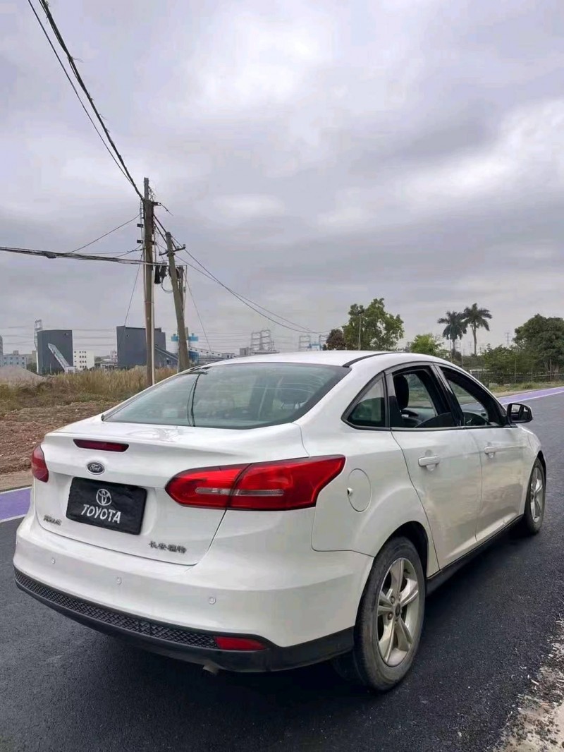 汕头16年福特福克斯8