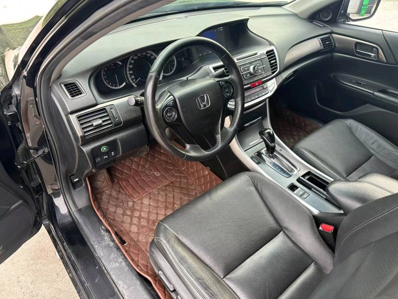 徐州14年本田雅阁4