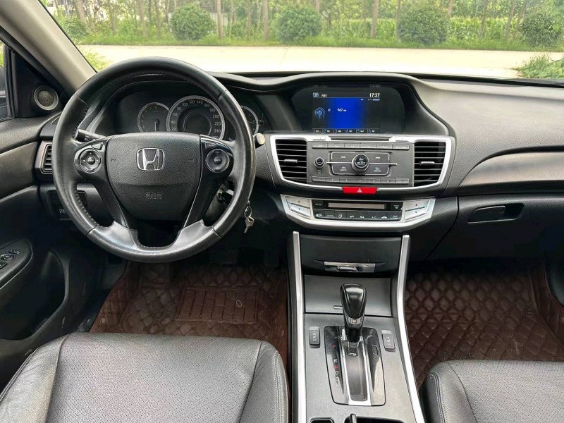 徐州14年本田雅阁6