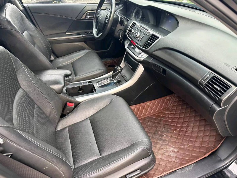 徐州14年本田雅阁7