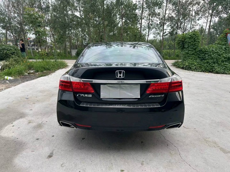 徐州14年本田雅阁8