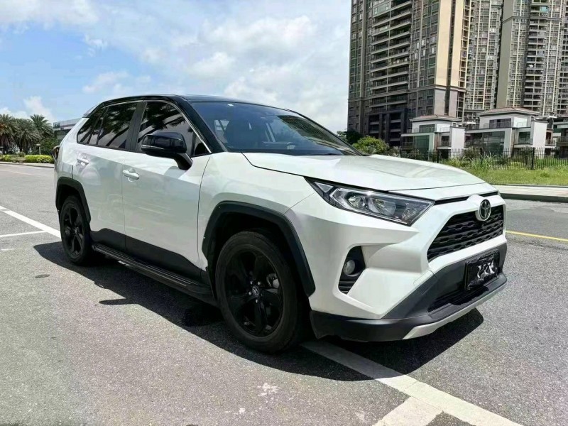 徐州22年丰田RAV4荣放3