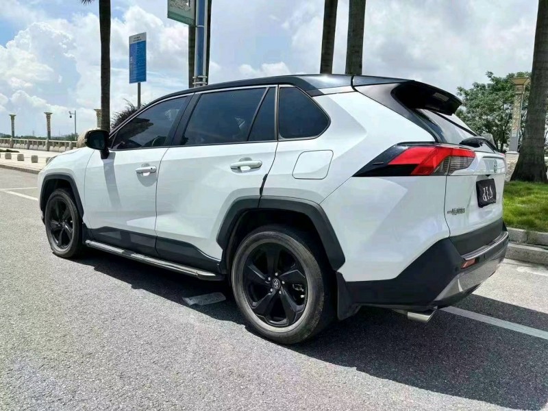 徐州22年丰田RAV4荣放7