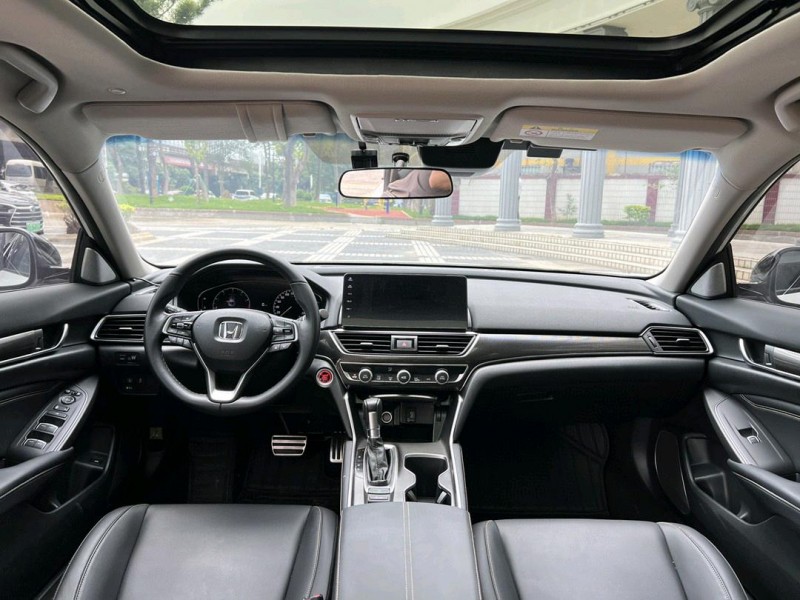 东莞22年本田雅阁4